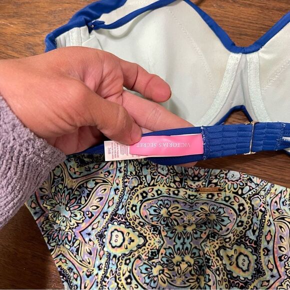 Victoria’s Secret 36B Large Blue and Paisley Print Bikini Twist Front Rutched - Picture 8 of 11